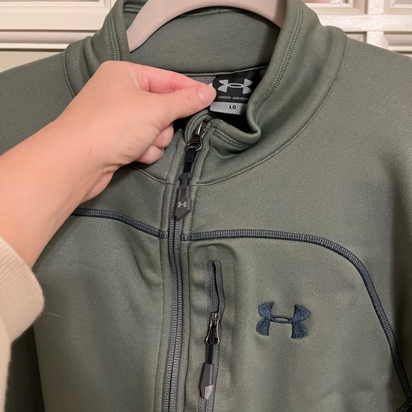 Under Armour quarter zip pullover - Picture 2 of 2
